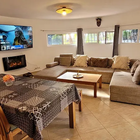 Casa Caledonia - Dans Avec Jardin Arbore Et Piscine A 500 M De La Appartement